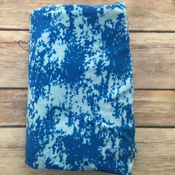 NWT LulaRoe OS Women’s Leggings Blue Pixel Digital Camouflage Sky Cloud One Size - Picture 2 of 3